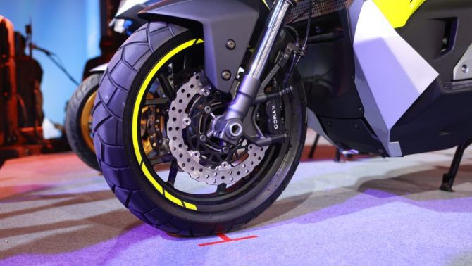 Quên Honda SH đi, ‘vua xe ga’ mới xịn hơn Air Blade ra mắt, có phanh ABS 2 kênh, màn TFT, giá dễ mua