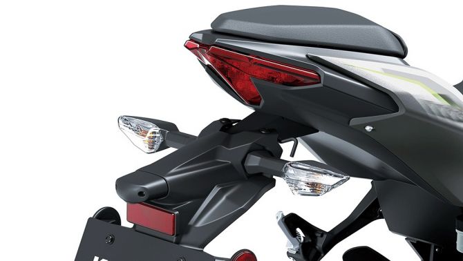 'Vua côn tay’ mới ra mắt tại Việt Nam, xịn hơn hẳn Honda Winner X và Exciter, giá rẻ nhất phân khúc