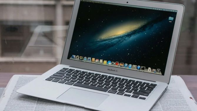 Thiết kế mỏng nhẹ, hiệu năng mạnh mẽ, màn hình sắc nét, MacBook Air 13 inch là sự lựa chọn hàng đầu của phái đẹp