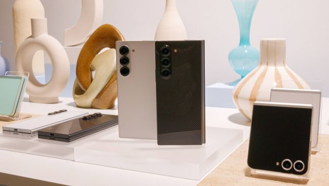 Gần 25% người dùng hệ điều hành iOS chuyển sang dòng điện thoại màn hình gập Galaxy Z của Samsung