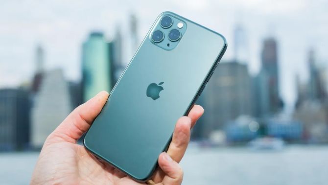 Đây là iPhone ba mắt giá rẻ nhất Việt Nam, rẻ như bèo, camera zoom quang 2x xịn hơn iPhone 16 mới