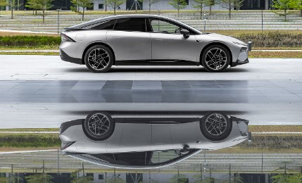 'Chiến binh' sedan cỡ lớn mới ra mắt giá cực hời 663 triệu đồng: Rẻ, đẹp, rộng hơn Toyota Camry 