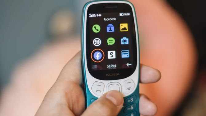 Vua điện thoại cục gạch Nokia 3210 4G giá rẻ, thiết kế hoài cổ, pin trâu, siêu bền hạ gục Galaxy A05