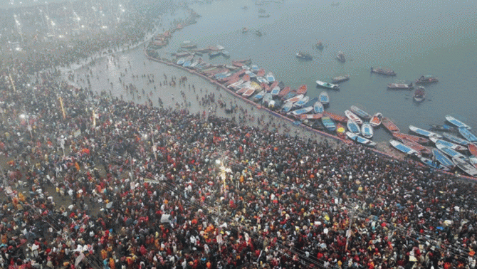 Lễ hội tắm tập thể lớn nhất thế giới: Có 400 triệu người cùng tắm, chi phí tổ chức hơn 700 triệu USD