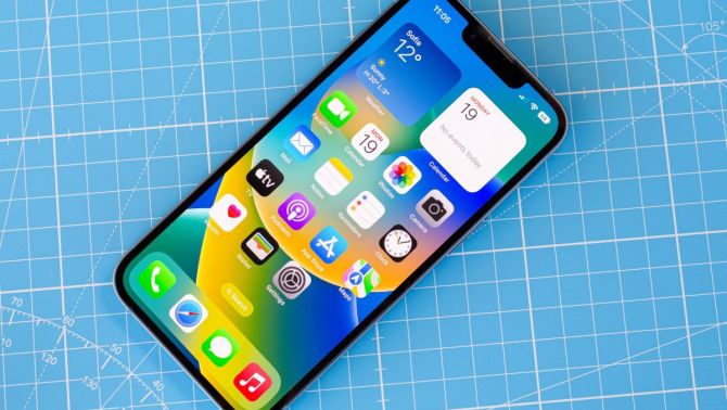 Tim Cook xác nhận ra mắt iPhone giá rẻ mới vào ngày 19/2, cạnh tranh với Google Pixel 9a