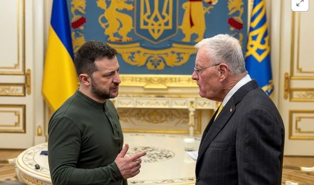 Hoa Kỳ có động thái bất ngờ giữa lúc căng thẳng với Tổng thống Ukraine đang leo thang