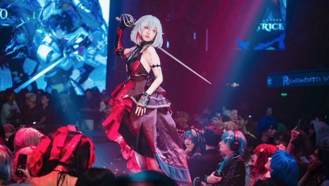 Rememento: White Shadow xuất hiện với màn cosplay cực kỳ mãn nhãn