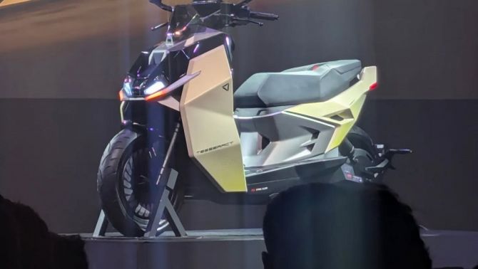 Xe máy điện mới đẹp như Honda Air Blade ra mắt giá 32 triệu đồng: Thiết kế và trang bị so kè VinFast