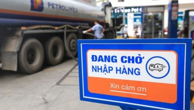 Giá xăng dầu hôm nay 6/3: Lại tiếp tục giảm 'cực mạnh', chỉ còn hơn 19.000 đồng/lít