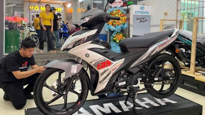‘Huyền thoại côn tay’ Yamaha Exciter 135 chính thức ra mắt tại đại lý Việt Nam, hạ bệ Honda Winner X