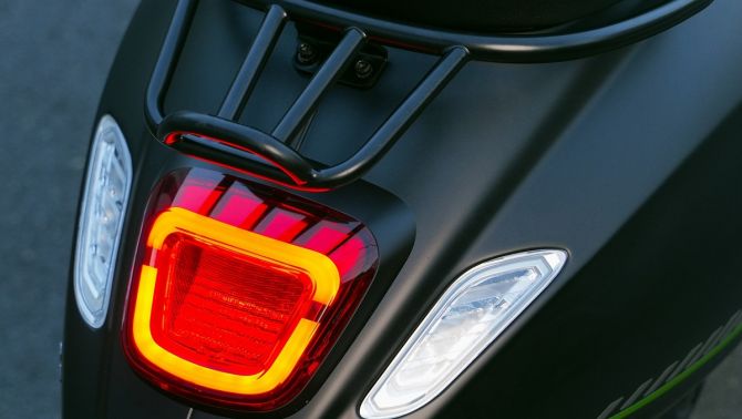 Đại chiến Honda SH, ‘vua xe ga’ mới thương hiệu Ý ra mắt tại Việt Nam, đẹp lấn át Air Blade, giá mềm