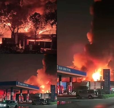 Gia Lâm - Hà Nội: Cháy kho băng dính lớn cạnh cây xăng trong đêm