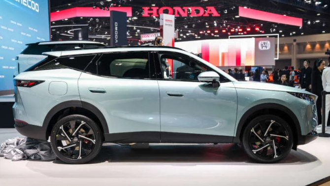 Ra mắt ‘tân binh’ SUV cỡ C hybrid, ‘so tài’ Honda CR-V, thiết kế sang không kém cạnh Lexus RX350 