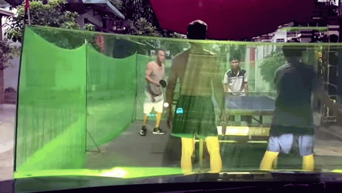 Netizen vô cùng phẫn nộ khi xem clip nhóm người chặn hẻm đánh bóng bàn, các xe không thể ra vào