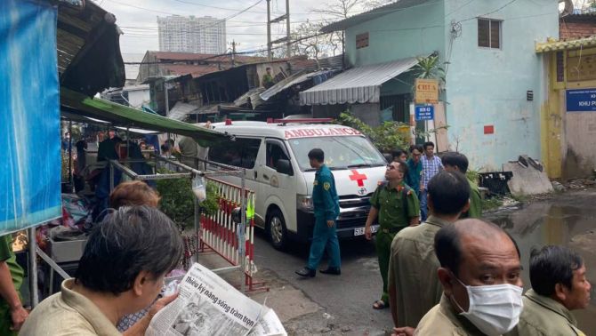 Nhà cấp 4 bùng cháy lúc rạng sáng ở xóm Củi, TPHCM, nhiều người trong một gia đình tử vong