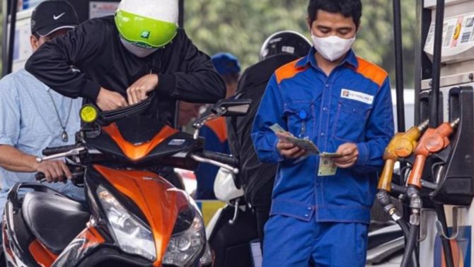 Giá xăng dầu hôm nay 2/4: RON95 sẽ lên sát 21.000 đồng/lít từ chiều mai!