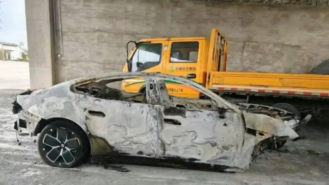 Mẫu sedan bán chạy gặp thảm kịch kinh hoàng, nhiều câu hỏi về tính an toàn được đặt ra