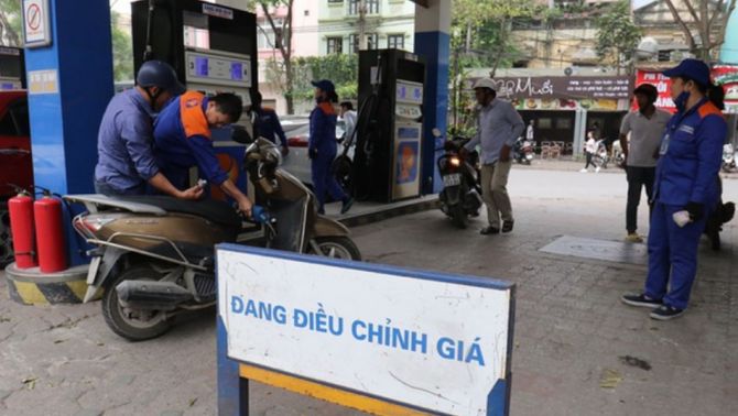 Giá xăng dầu hôm nay 3/4: Sẽ cao vượt ngưỡng trong phiên giao dịch chiều nay do Mỹ áp thuế nặng nề  