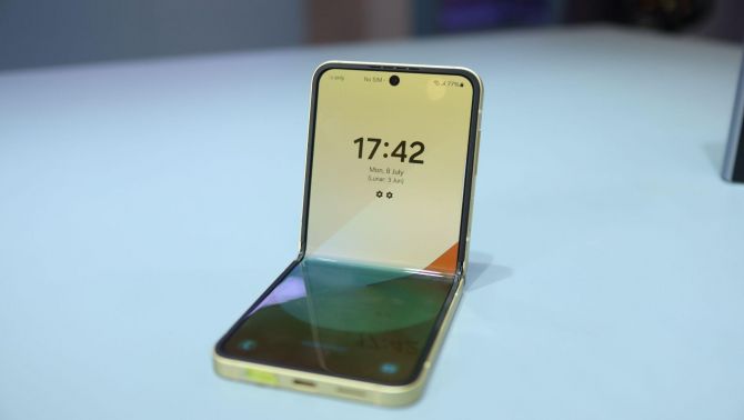Samsung sắp ra mắt vua màn gập giá rẻ, trang bị vẫn ở tầm cao cấp, camera xịn sò ăn đứt iPhone 16