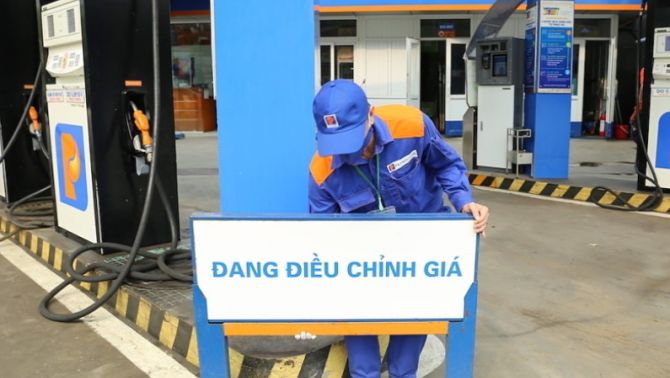 Giá xăng dầu hôm nay 7/4: Tụt dốc thảm thương do nguồn cung - cầu biến động dồn dập 