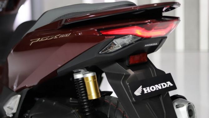 Honda PCX 160 phiên bản 2025 chuẩn bị ra mắt với giá dự kiến 40 triệu đồng: Thiết kế đẹp hơn SH Mode