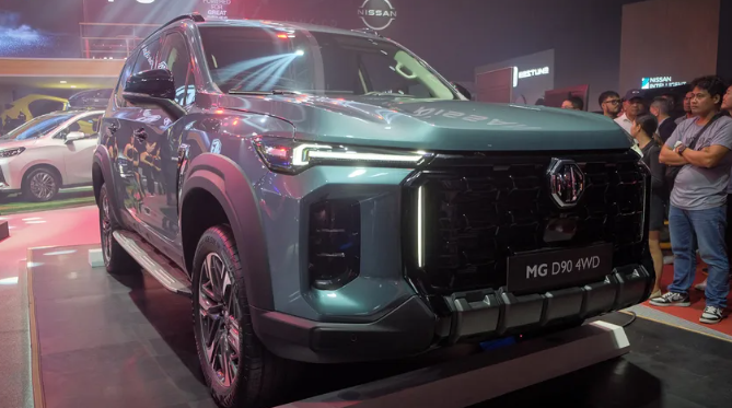 Ra mắt SUV 7 chỗ, kích thước ‘đô con’, thiết kế góc cạnh, ‘lật đổ’ Ford Everest và Toyota Fortuner