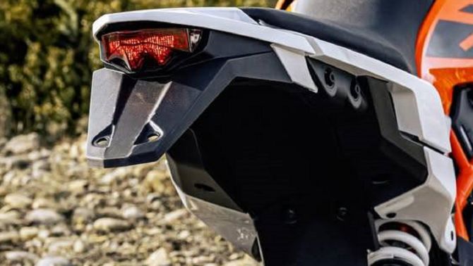 ‘Chiến binh côn tay’ mới của hãng xe Áo ra mắt: Đè bẹp Honda Winner X và Yamaha Exciter, giá cực rẻ