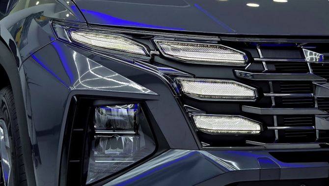 Hyundai Tucson Hybrid 2025 chính thức ra mắt giá 900 triệu đồng: Đại chiến Mazda CX-5 và Honda CR-V