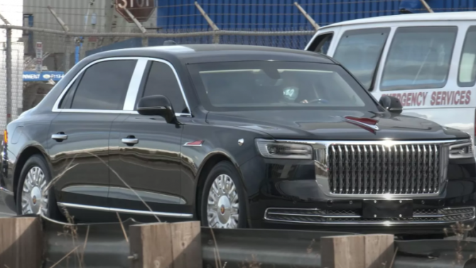 Hồng Kỳ N701, 'pháo đài bọc thép' chở ông Tập Cận Bình tại Việt Nam có gì khiến thế giới tò mò?