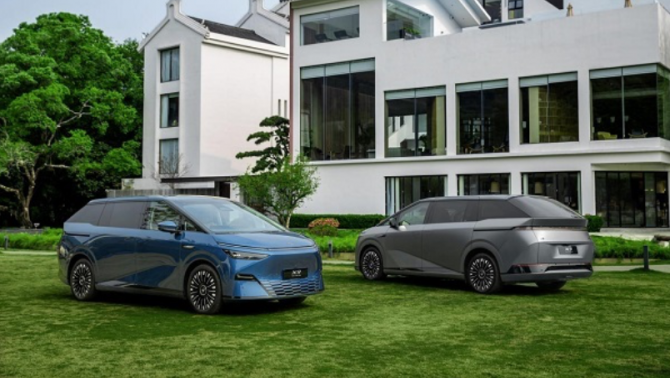 Ra mắt mẫu MVP sang như ‘căn hộ 5 sao’, có công nghệ chống say, Kia Carnival phải ngước nhìn