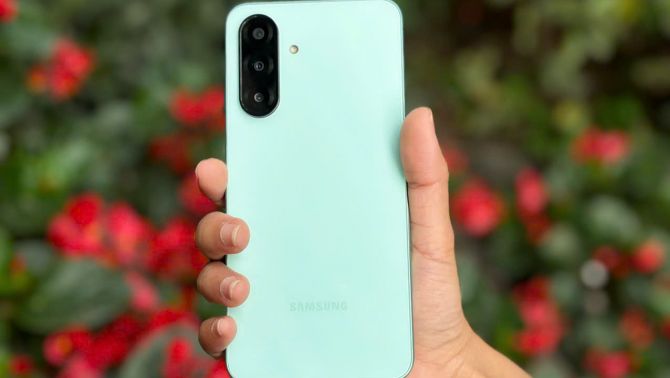 Ụp crown hoa hậu làng điện thoại giá mềm cho Galaxy A26 5G, tính năng Awesome Intelligence cực chất, gen Z thấy là mê!