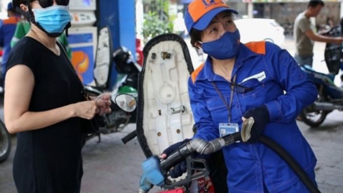 Giá xăng dầu hôm nay 18/4: Tăng 'cao vút' do chuẩn bị bước vào kỳ nghỉ lễ