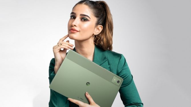 Bộ đôi máy tính bảng và máy tính xách tay tầm trung ra mắt, màu Pantone tuyệt đẹp, thiết kế mỏng nhẹ linh hoạt