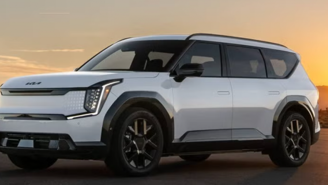 Đối thủ của VinFast VF 9 vừa ra mắt, nội thất sang xịn tối giản, đẹp hút mắt, sạc cực kỳ nhanh