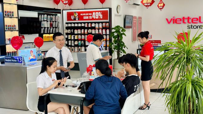 Hot Sale “Giá sốc cuối tuần - Giảm đến 50%++” tại Viettel Store