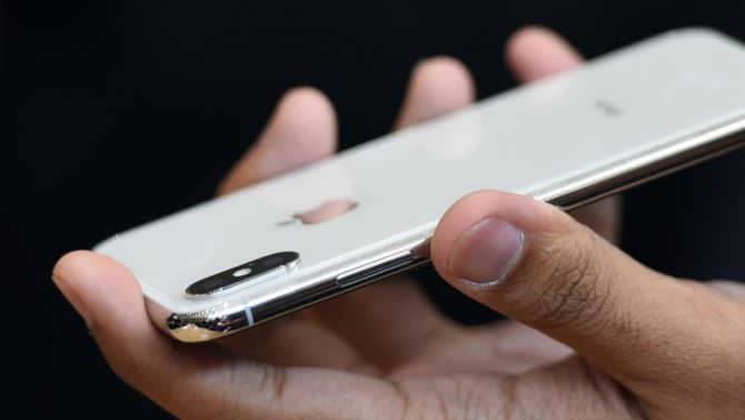 Đây là chiếc iPhone giá rẻ mà tốt nhất của Apple hiện nay, đẹp hơn iPhone 16, học sinh - sinh viên đều có thể mua được