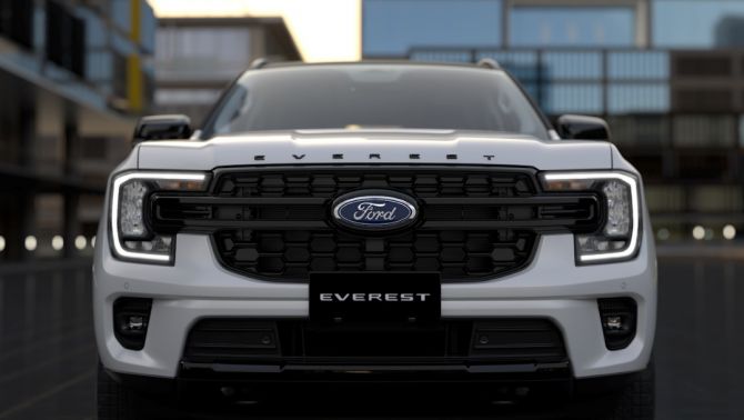 Ford Everest Sport phiên bản đặc biệt mới ra mắt, phong cách thể thao mạnh mẽ, công nghệ vượt trội