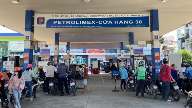 Giá xăng dầu hôm nay 21/4: 'Đứt chuỗi' tăng vì đầu tuần đã 'rớt giá' không kịp đỡ!