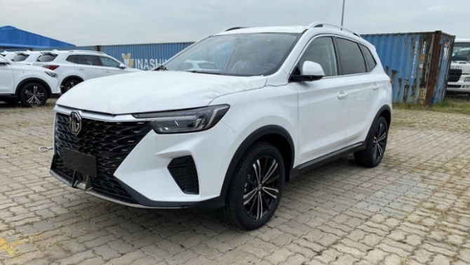 MG RX5 giảm gần 180 triệu, giá rẻ ngang xe hạng B nhưng khách Việt phải đánh đổi một điều này