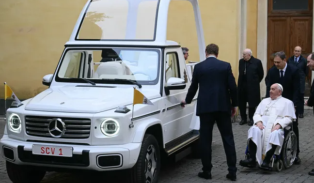 Khám phá chiếc xe SUV độc nhất vô nhị của Mercedes dành riêng cho Đức Giáo hoàng Francis: Biểu tượng cho sự đổi mới