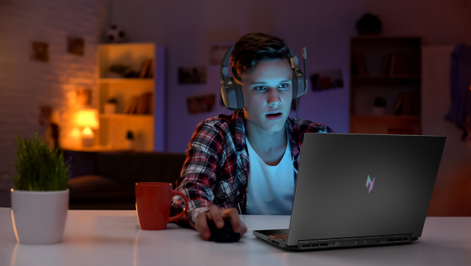 Acer Nitro V ProPanel 2025 - Laptop gaming với màn hình chuẩn màu sắc, tản nhiệt mát nhất phân khúc