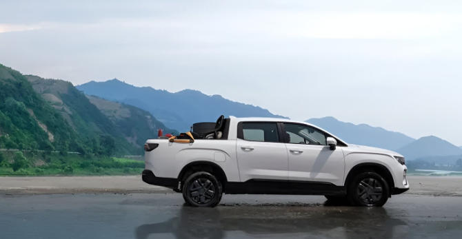 Bán tải hybrid không còn là sân chơi riêng của Toyota và Ford khi mẫu này ‘vào trận’ với công nghệ ‘khủng’