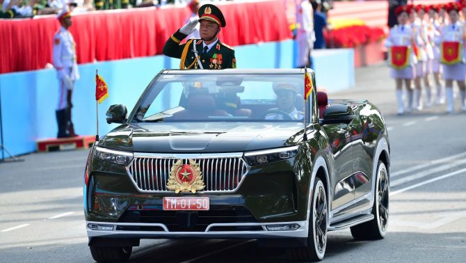 Bí mật đằng sau chiếc VinFast VF 9 mui trần phục vụ diễu binh, diễu hành mừng Đại lễ 30/4