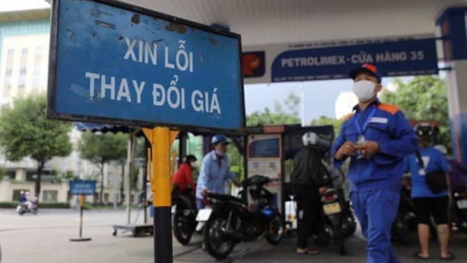 Giá xăng dầu hôm nay 28/4: Tăng mở màn phiên đầu tuần, thuế quan ảnh hưởng mạnh tới giá cả thế nào?