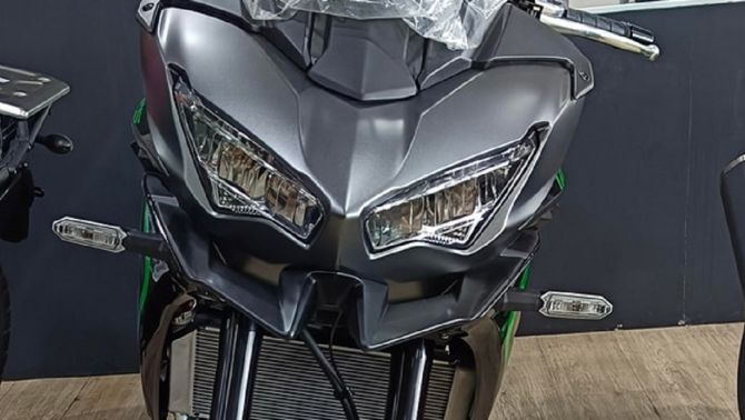 ‘Chiến tướng côn tay’ mới của Nhật chính thức ra mắt: Đè bẹp Honda Winner X và Exciter, giá cực mềm