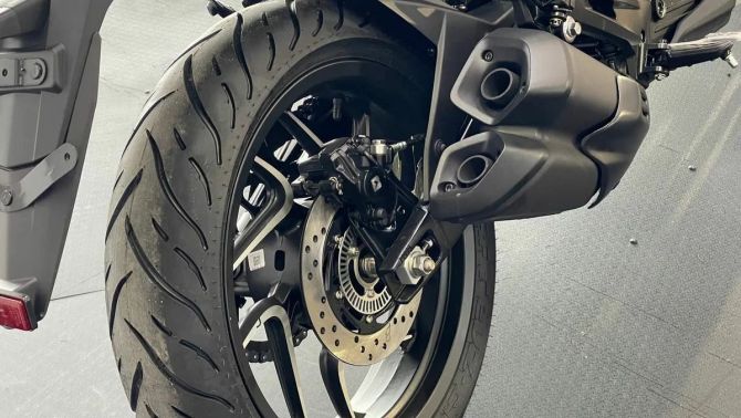 'Vua côn tay' mới vừa về đại lý được chào bán 64 triệu đồng: Chơi sát ván Honda Winner X và Exciter