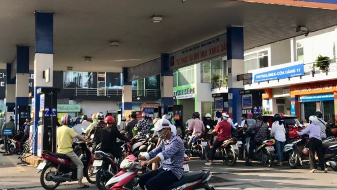 Giá xăng dầu hôm nay 2/5: Giảm 'đột ngột', xu hướng tăng sẽ chững lại trong thời gian tới