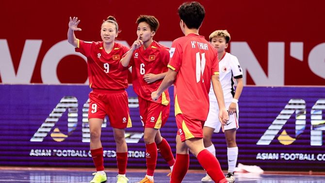 Trụ cột lập hat-trick, ĐT Việt Nam chiếm ngôi đầu bảng sau trận ra quân ở giải châu Á