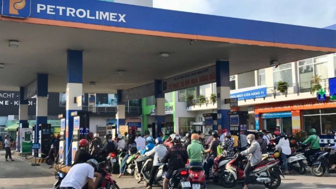 Giá xăng dầu hôm nay 7/5: Trong nước giảm kịch liệt từ chiều mai, xuống mức 18.000 đồng/lít