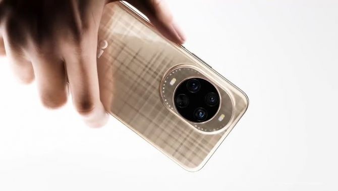 Huawei nova 14 Ultra ra mắt: Màn OLED 120Hz, sạc 100W, đẹp lấn át iPhone 16, camera xịn so kè Galaxy S25